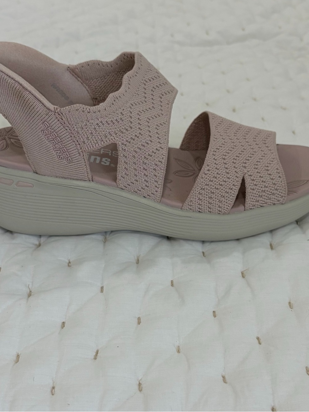 Skechers pink Blush slip on knit Sandals size 7 - Picture 6 of 11